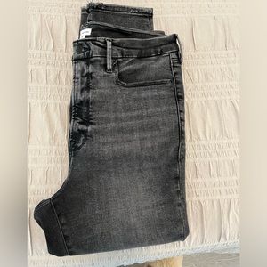 Good American - Good Waist Jeans